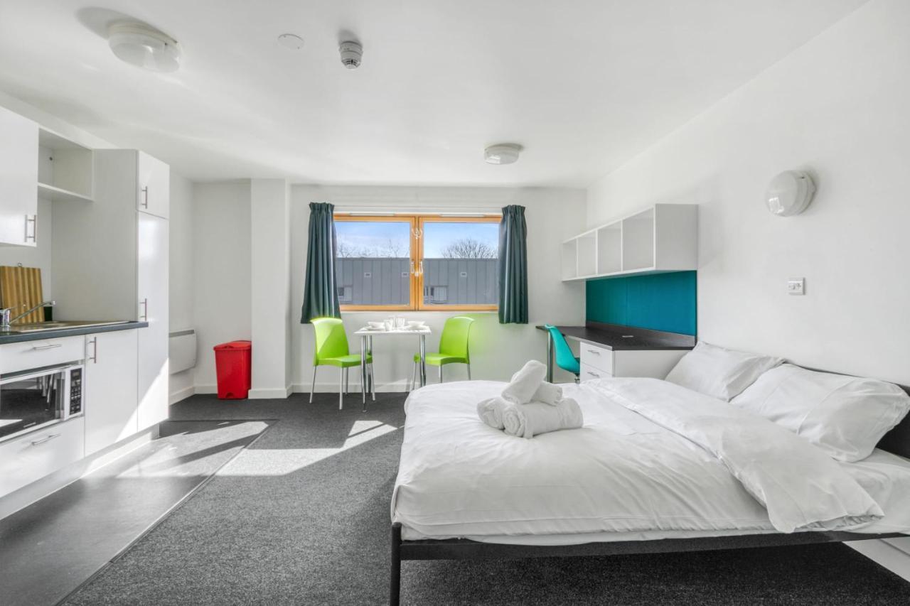 Bright & Central Studio In Luton, Sleeps 2 Luton  Buitenkant foto