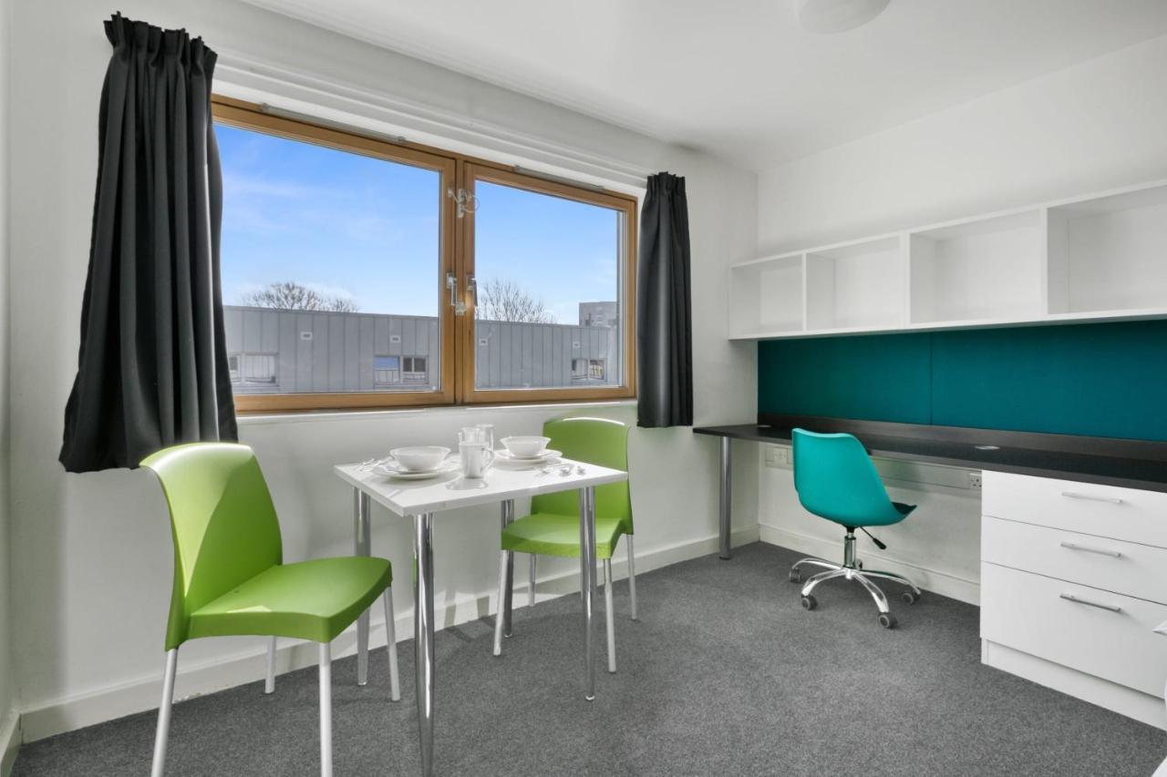 Bright & Central Studio In Luton, Sleeps 2 Luton  Buitenkant foto