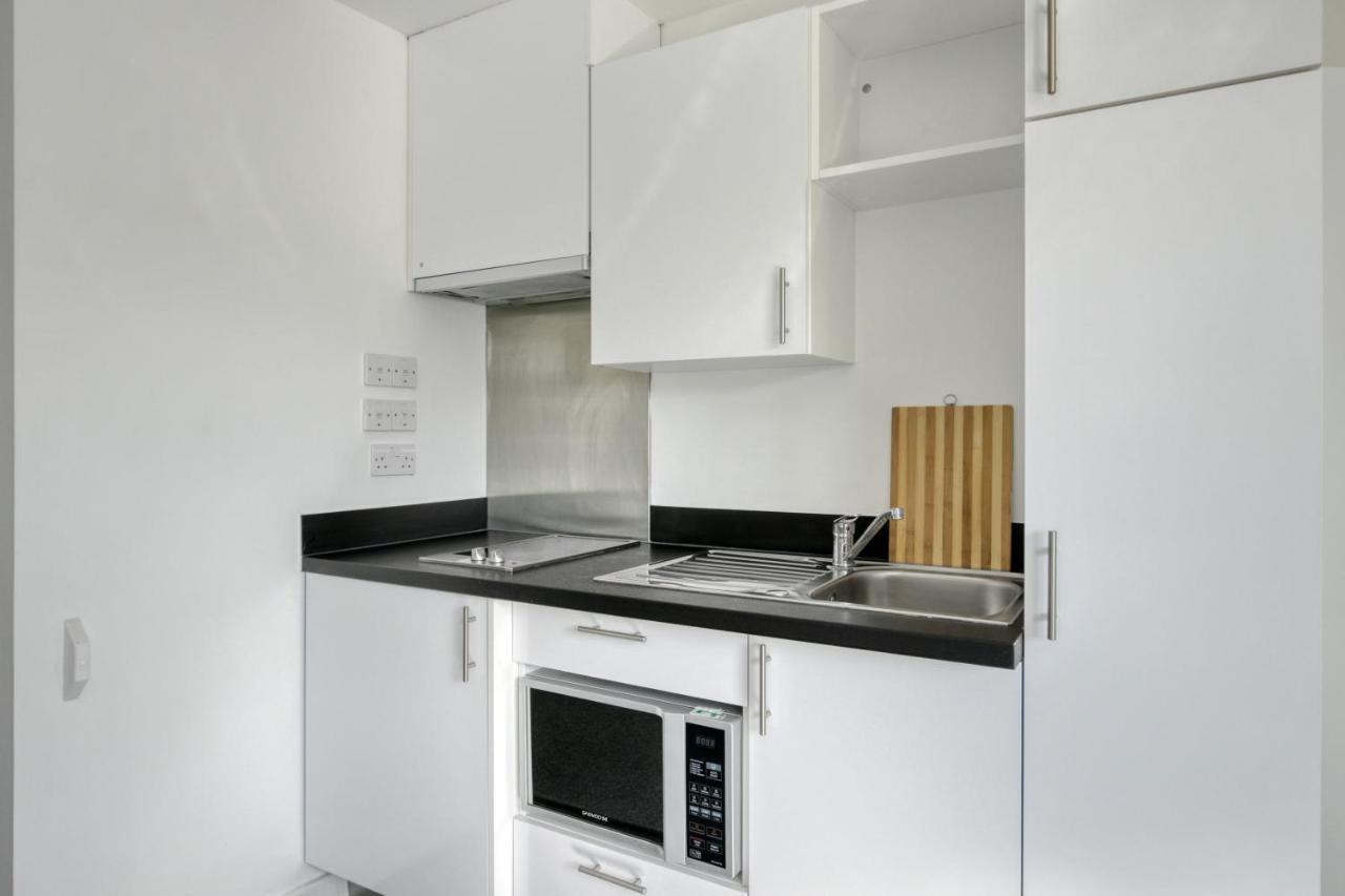 Bright & Central Studio In Luton, Sleeps 2 Luton  Buitenkant foto