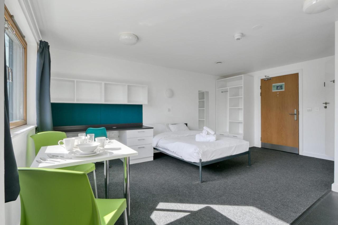 Bright & Central Studio In Luton, Sleeps 2 Luton  Buitenkant foto