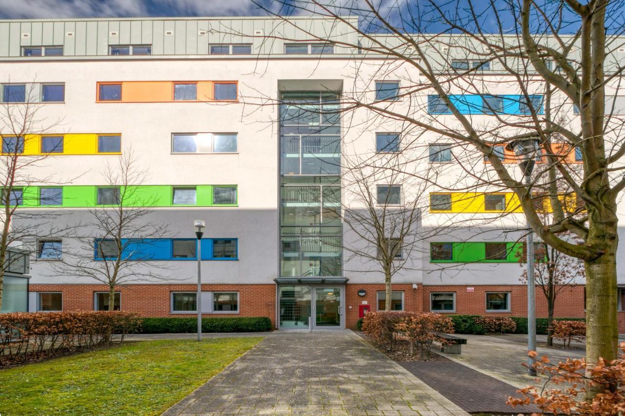 Bright & Central Studio In Luton, Sleeps 2 Luton  Buitenkant foto