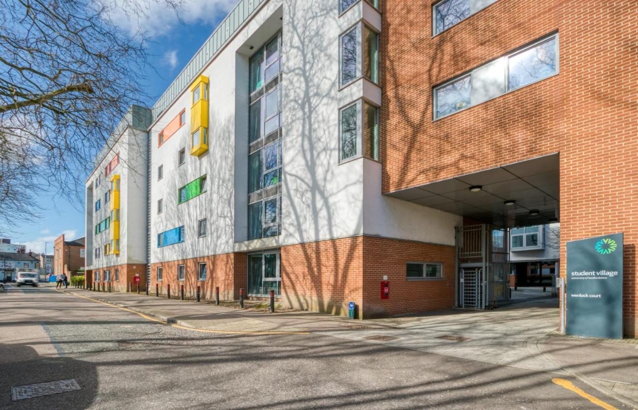 Bright & Central Studio In Luton, Sleeps 2 Luton  Buitenkant foto