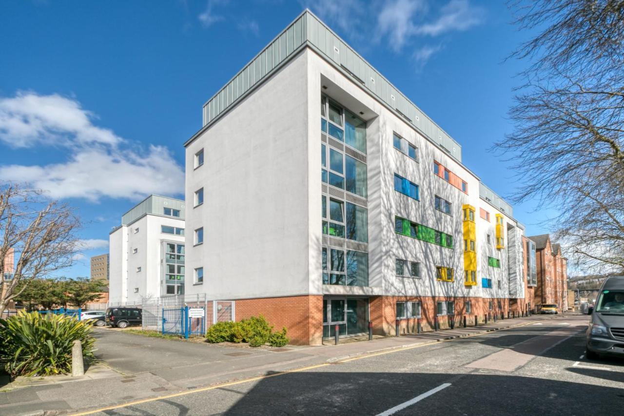 Bright & Central Studio In Luton, Sleeps 2 Luton  Buitenkant foto